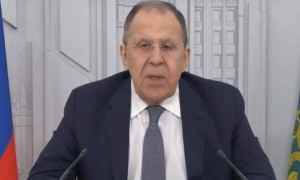 乌克兰无人机大举进攻莫斯科，首都机场混乱！俄军5万大军，立刻集结苏梅！