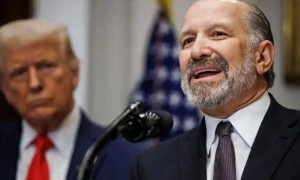 原创 
            近期，英国媒体报道指出，中方因针对美国商务部长卢特尼克发表的侮辱性言论，决定限制英伟达面向中国市场推出的人工智能芯片销售