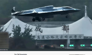 美媒首次刊登歼36正面图像：并列双座清晰可见，为远程打击而生