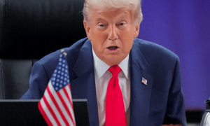 实属罕见！见完中国防长后，五角大楼对华态度大变，特朗普猛然意识到：最大的敌人在美国内部