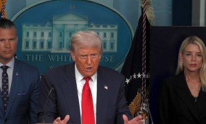 英伟达、AMD被曝“上贡”换对华出口，特朗普证实：最初开价20%