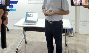 记者30层楼跳下，虚拟现实治恐高火了