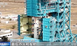 状态良好、“飞天”在即！神舟二十一号船箭组合体转运至发射区