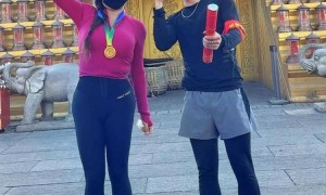 揭秘峨眉山陪爬团队：已陪爬千名游客九成为女性，不会主动拉背扛抱，主要保障安全