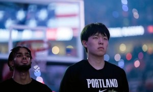 上场5分钟,得2分,1个篮板,杨瀚森体验NBA万事开头难