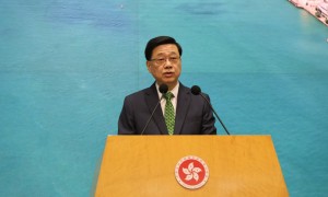 乱港分子罗冠聪被新加坡拒绝入境,李家超:特区政府将尽一切可能追捕罪犯