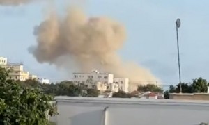 索马里“青年党”袭击首都一监狱引发爆炸