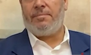 以媒发现:以色列暗杀目标之一、哈马斯高级官员哈利勒·哈亚在多哈遇袭后首次露面