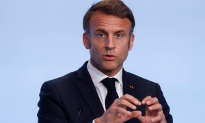 法国总统府证实马克龙将在48小时内任命新总理