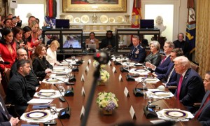 特朗普与泽连斯基再度会面 就美供乌“战斧”等问题表态