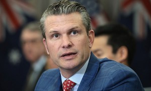 美防长称袭击哥伦比亚贩毒船致3人死亡