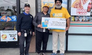 男子刮中1.07亿超级大奖 站主获赠奖金53万-图