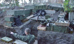 乌军督战队压阵,红军城乌军依托矿场死守阵地,俄军炸毁通风井